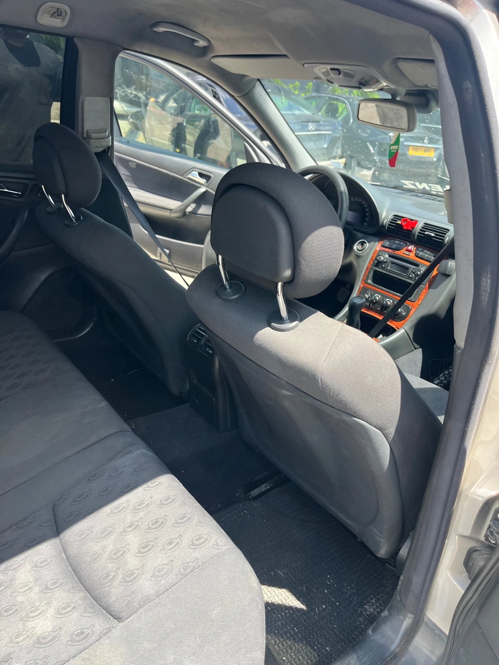 Mercedes-Benz C 220, снимка 15 - Автомобили и джипове - 54892186