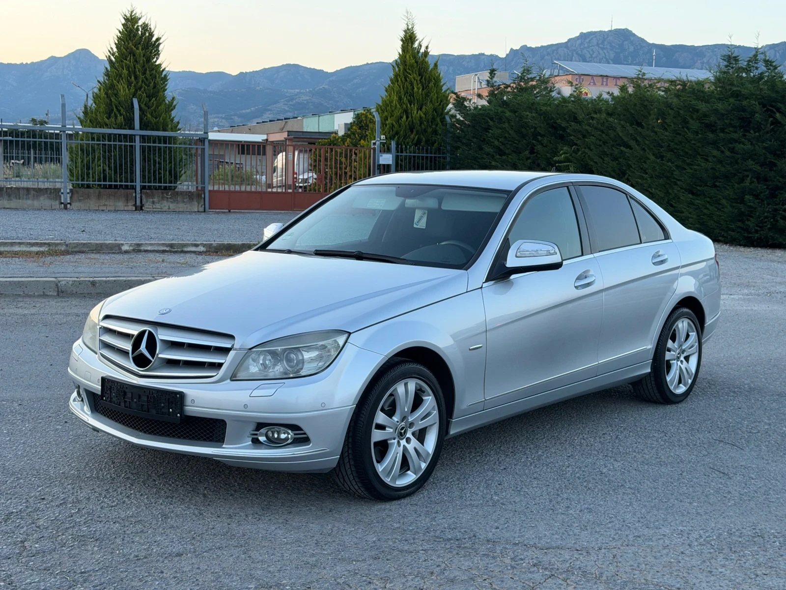 Mercedes-Benz C 280 3.0i 231к.с Топ Състояние Подгрев НАВИ Климатик , снимка 2 - Автомобили и джипове - 55008654
