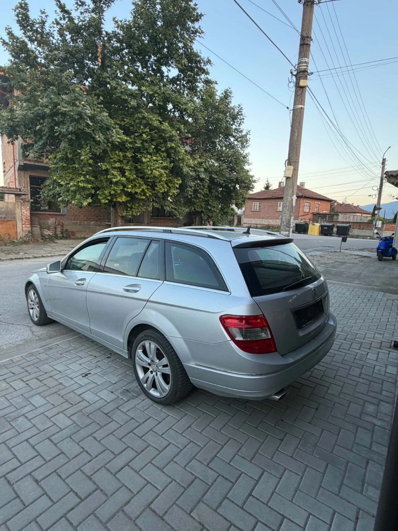 Mercedes-Benz C 220, снимка 4 - Автомобили и джипове - 55289769