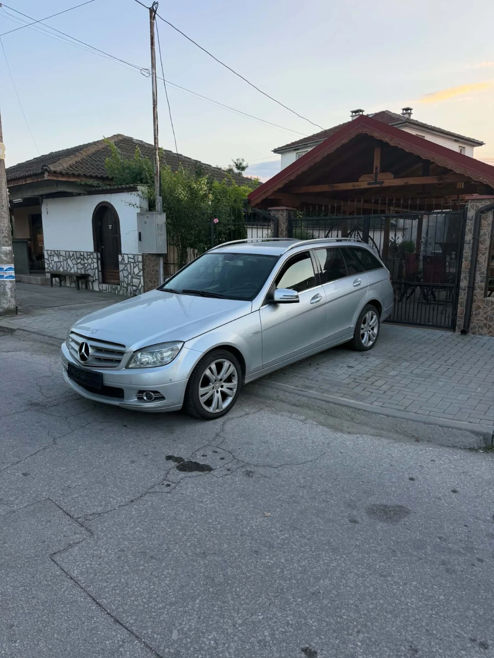 Mercedes-Benz C 220, снимка 3 - Автомобили и джипове - 55289769