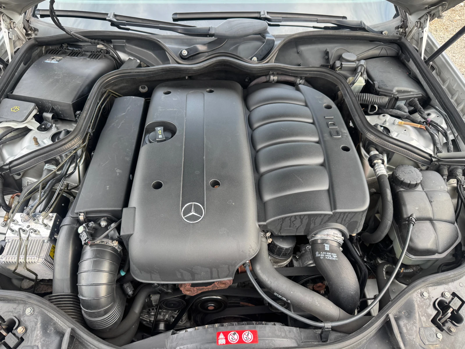 Mercedes-Benz E 270 CDI, снимка 15 - Автомобили и джипове - 55322754