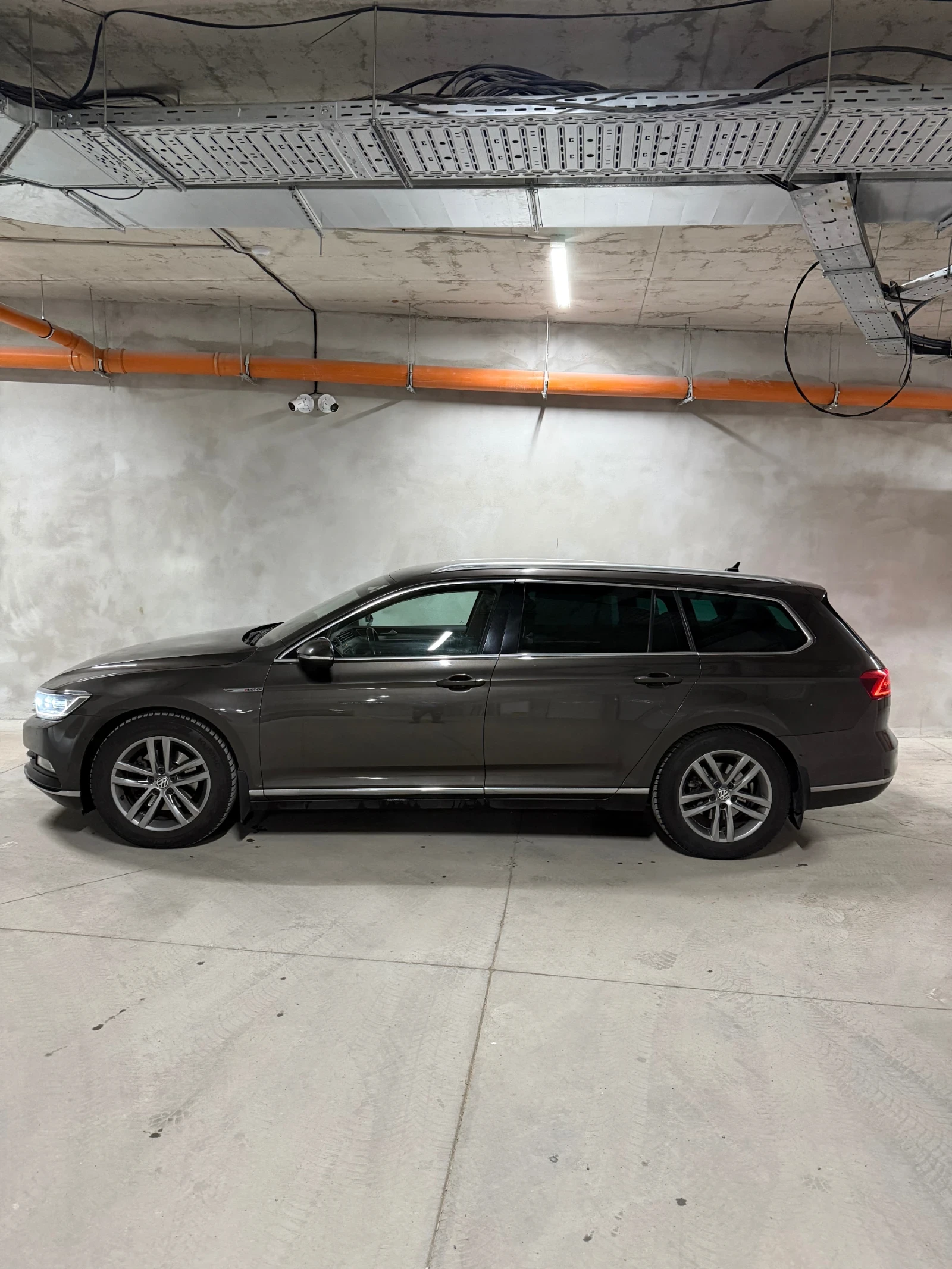 VW Passat 2.0TDI Първи собственик , снимка 3 - Автомобили и джипове - 55384924
