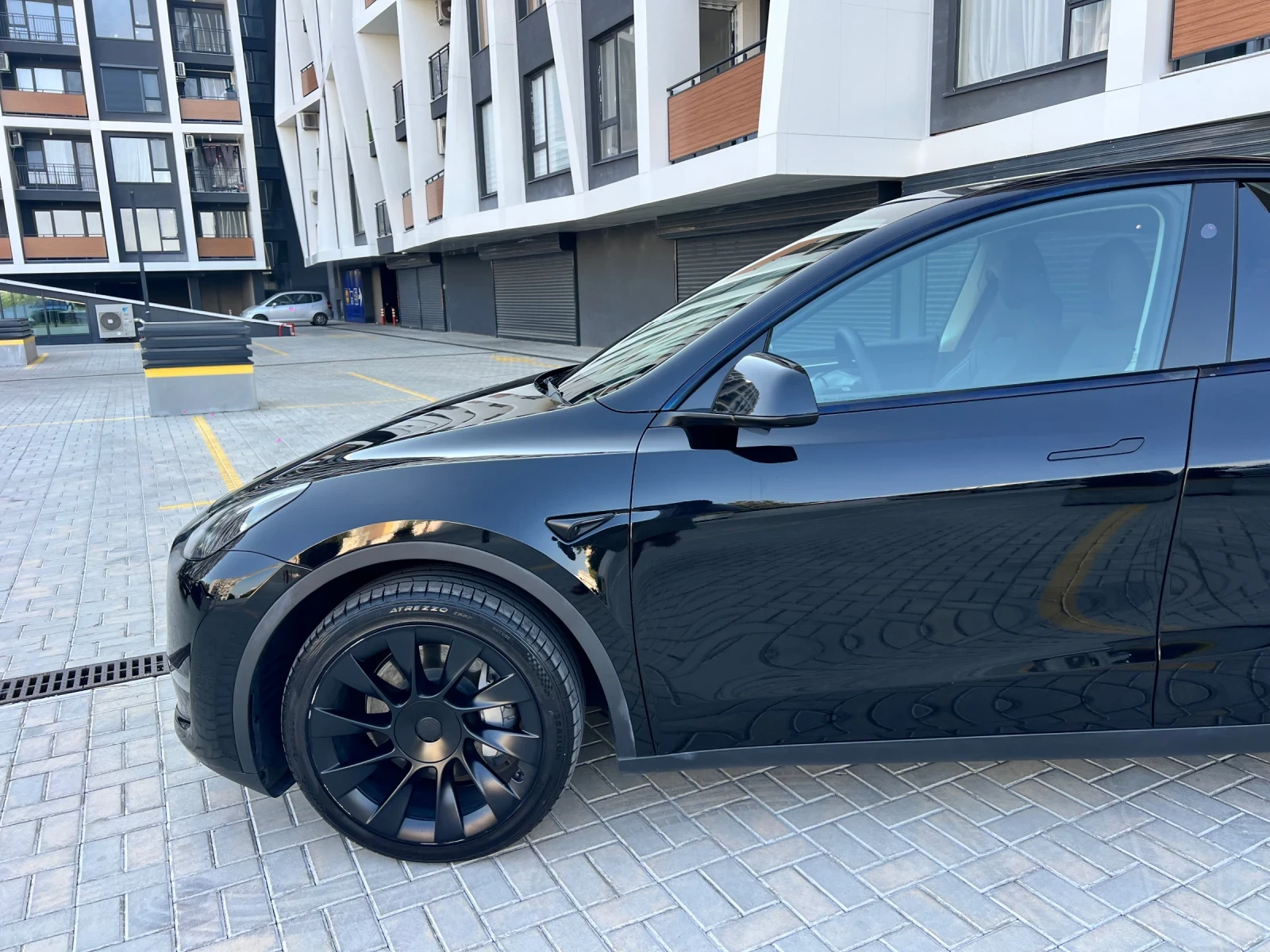 Tesla Model Y Dual Motor* 57 000��* 2023�* ������� | Mobile.bg � ����������� 5