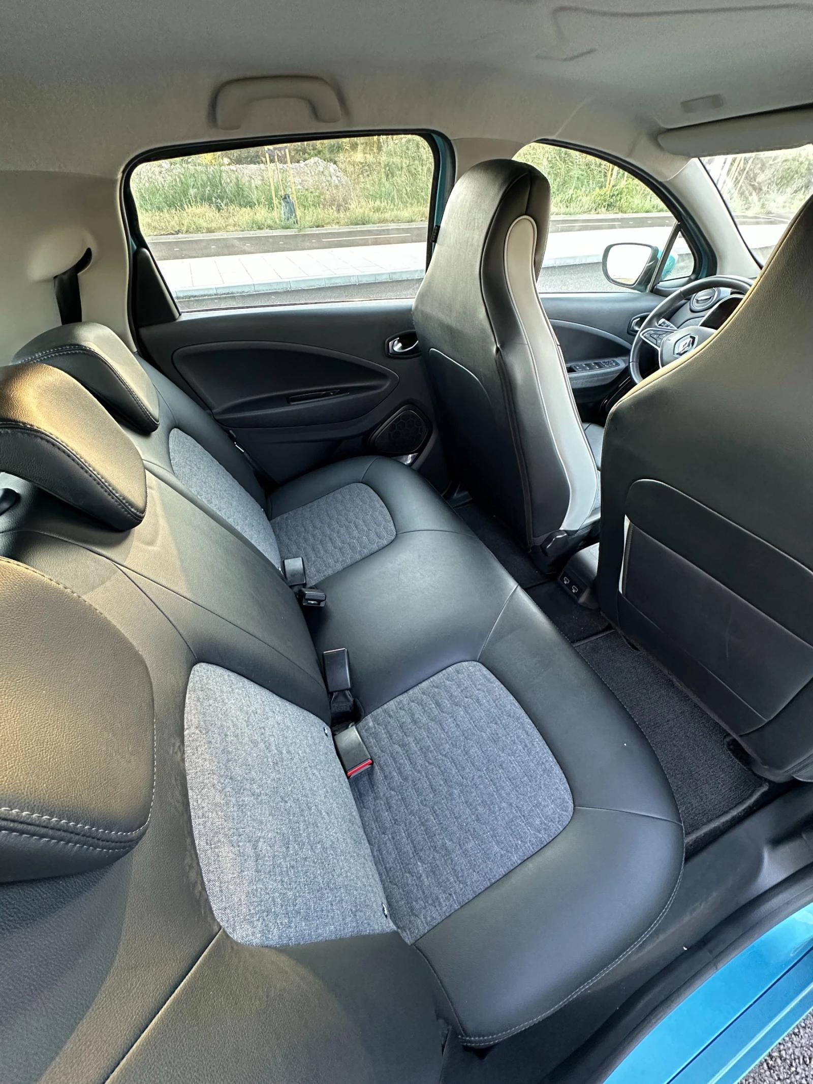 Renault Zoe R135 INTENSE CCS 52kw Гаранция 91% SoH Термопомпа, снимка 8 - Автомобили и джипове - 56047412