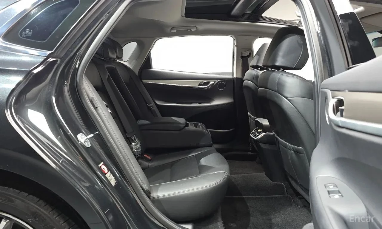 Hyundai Grandeur, снимка 15 - Автомобили и джипове - 56723719