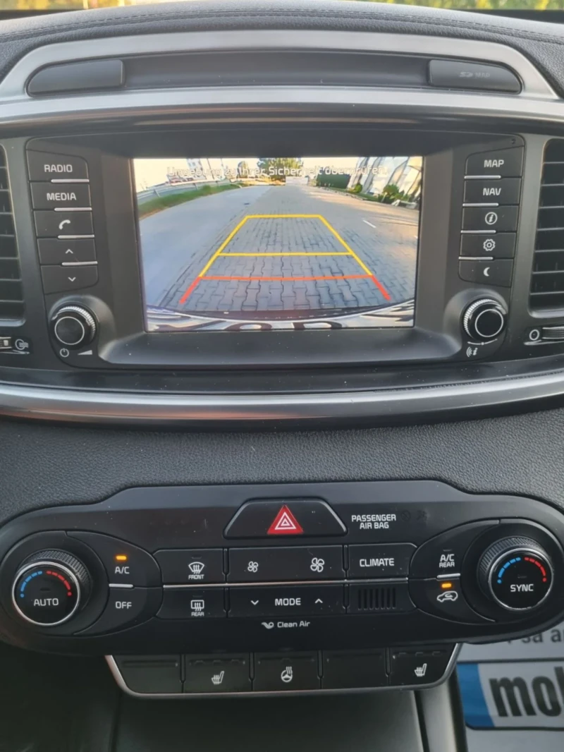 Kia Sorento 2.2CRDI Панорама.7места, снимка 10 - Автомобили и джипове - 51856834