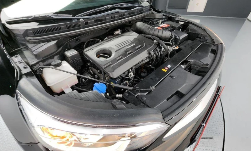 Kia Stonic Diesel 1.6 Prestige * НАЙ-ДОБРА ЦЕНА В БЪЛГАРИЯ* , снимка 6 - Автомобили и джипове - 52112095