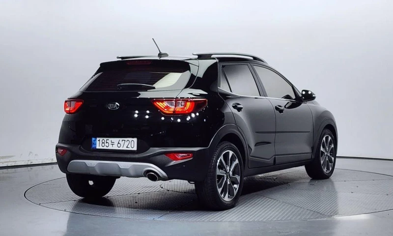 Kia Stonic Diesel 1.6 Prestige * НАЙ-ДОБРА ЦЕНА В БЪЛГАРИЯ* , снимка 2 - Автомобили и джипове - 52112095