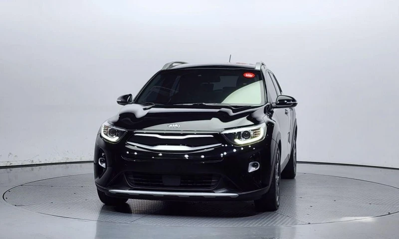 Kia Stonic Diesel 1.6 Prestige * НАЙ-ДОБРА ЦЕНА В БЪЛГАРИЯ* , снимка 3 - Автомобили и джипове - 52112095