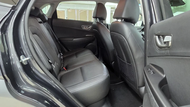 Hyundai Kona 64KWh/Premium/12.2020/SOH100/BlueLink, снимка 10 - Автомобили и джипове - 52930848