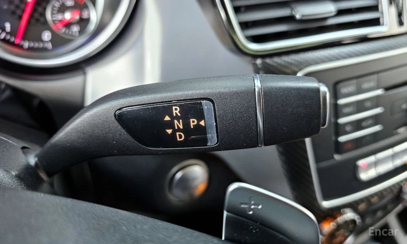 Mercedes-Benz GLE 350, снимка 9 - Автомобили и джипове - 53213535