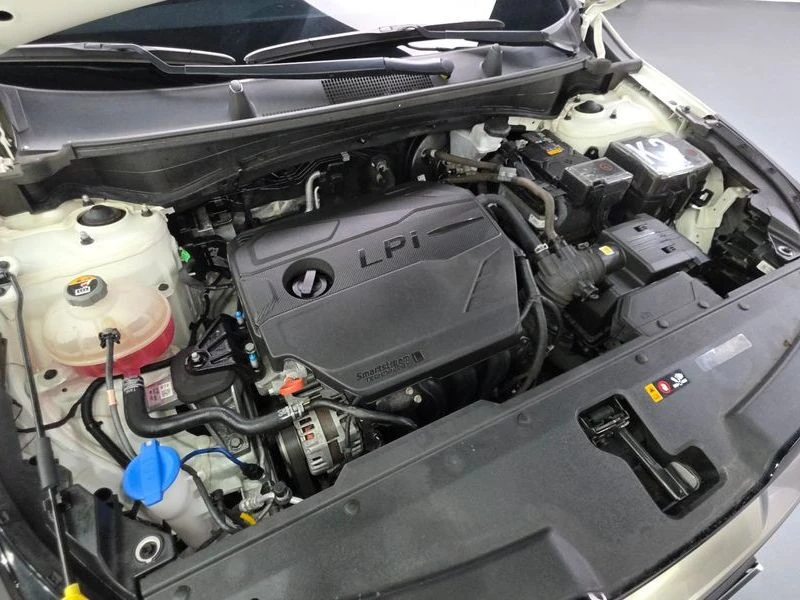Kia Sportage 2.0 Automatic, снимка 6 - Автомобили и джипове - 55846001