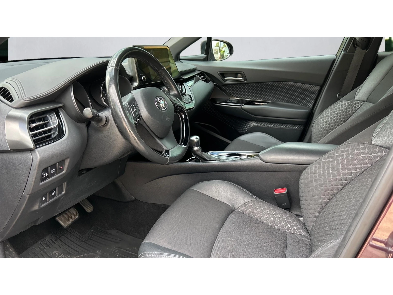 Toyota C-HR    470 . | Mobile.bg   12