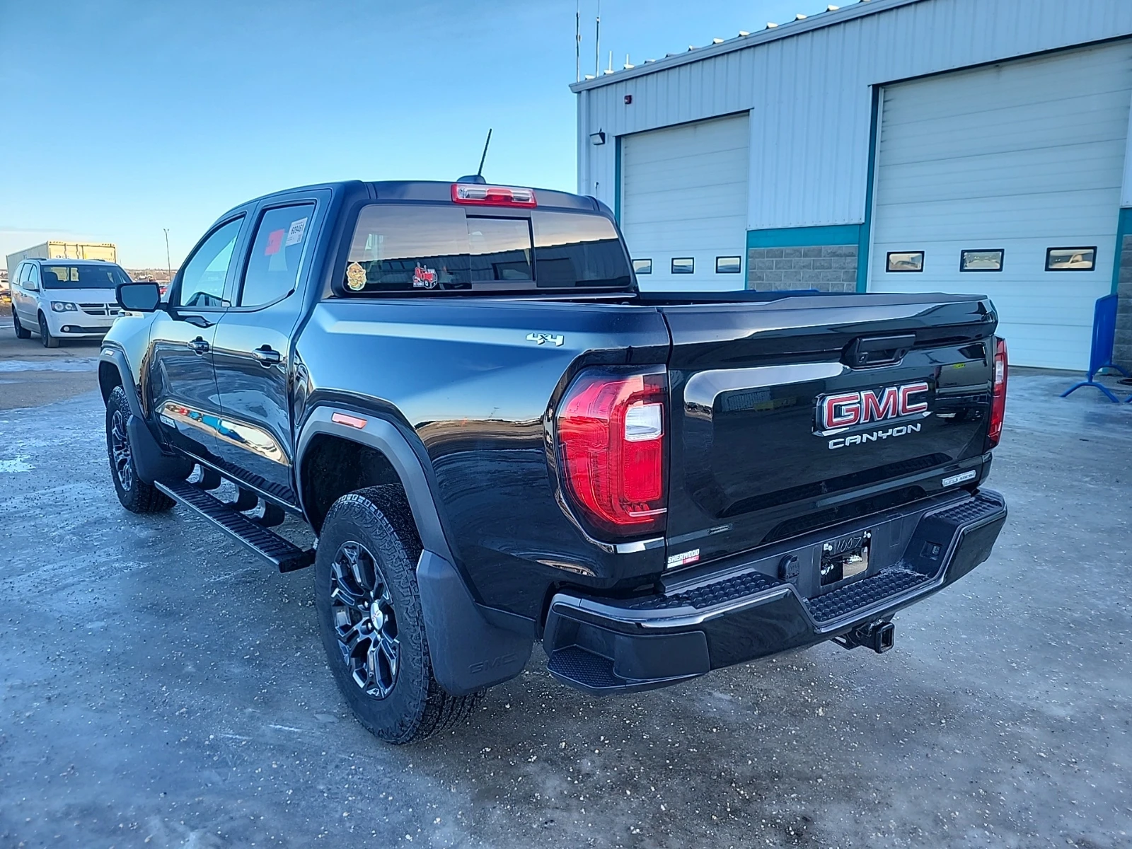 Gmc Canyon 4WD Crew Cab Elevation - изображение 4