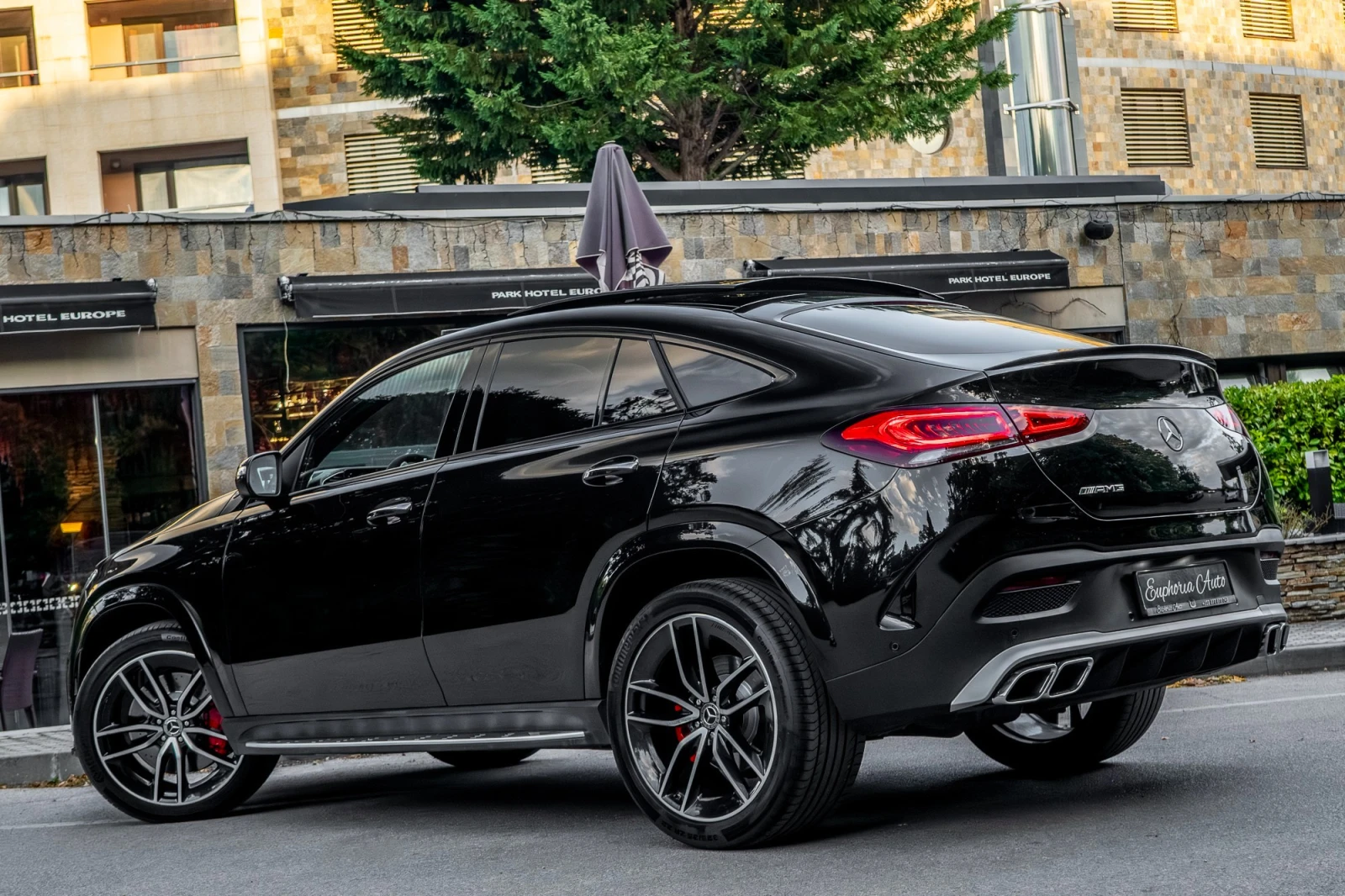 Mercedes-Benz GLE 350 d* 4MATIC* COUPE* DESIGNO* PANORAMA* LIMITED* 3XTV, снимка 3 - Автомобили и джипове - 55620363