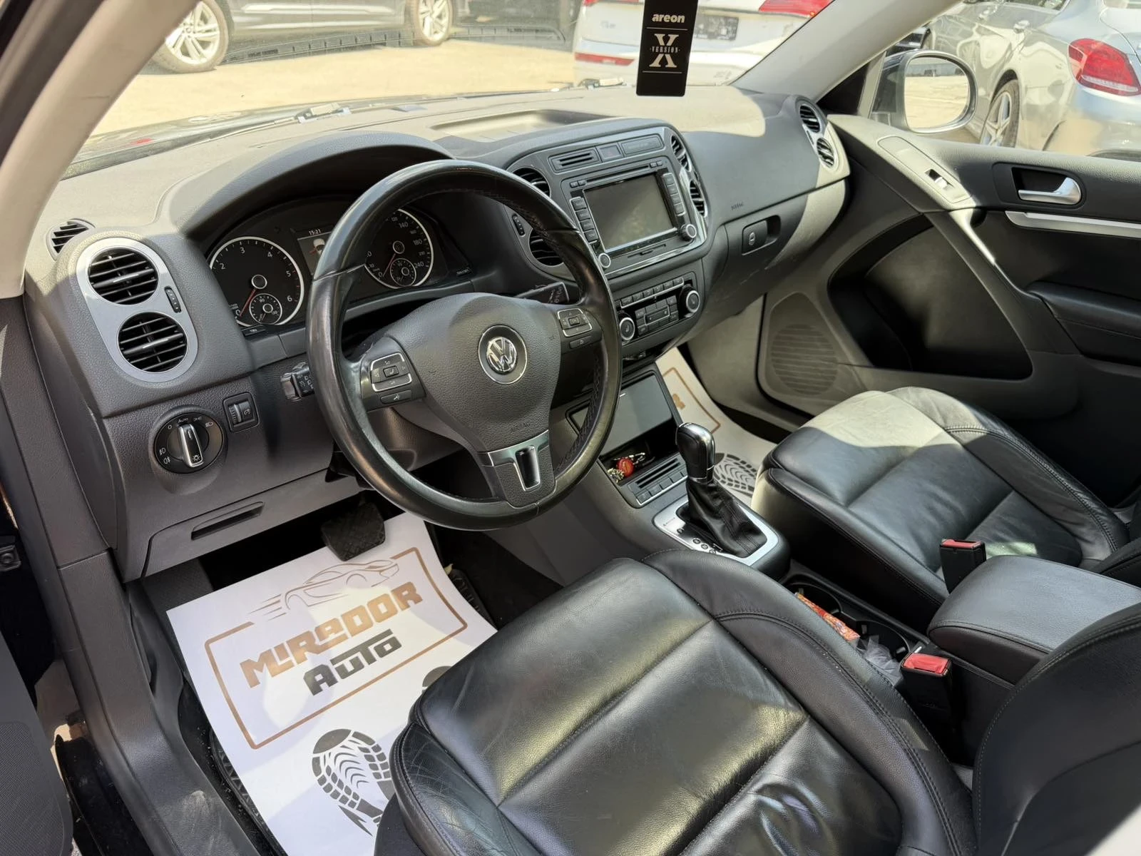VW Tiguan, снимка 10 - Автомобили и джипове - 55843376