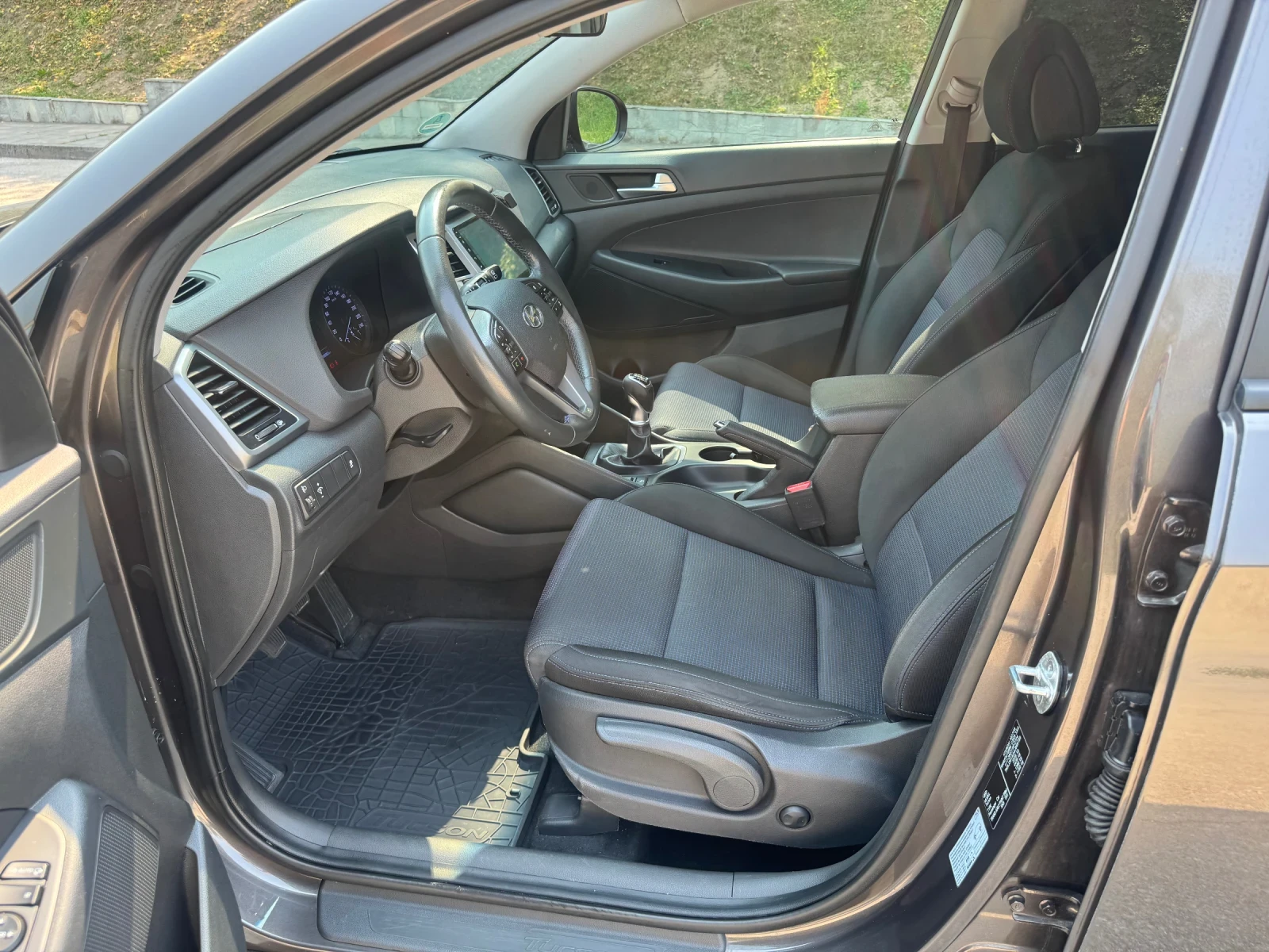 Hyundai Tucson, снимка 9 - Автомобили и джипове - 56247089