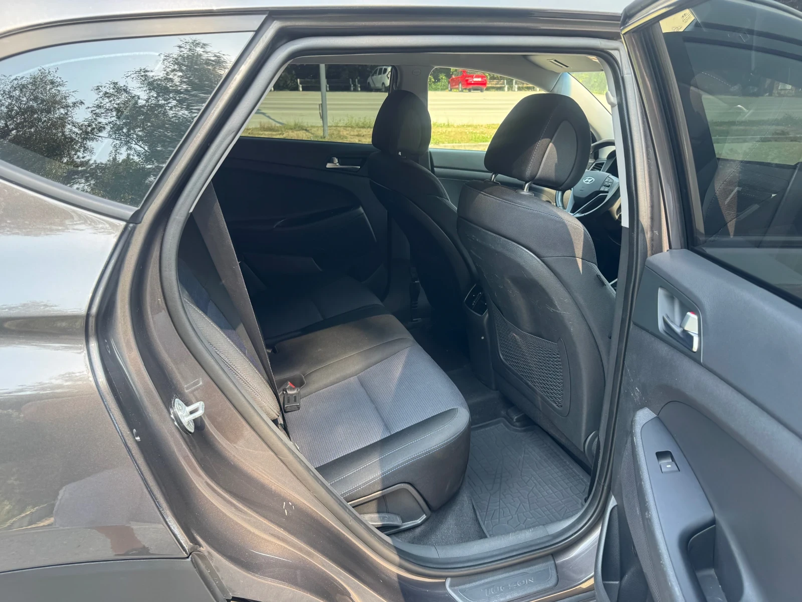 Hyundai Tucson, снимка 12 - Автомобили и джипове - 56247089
