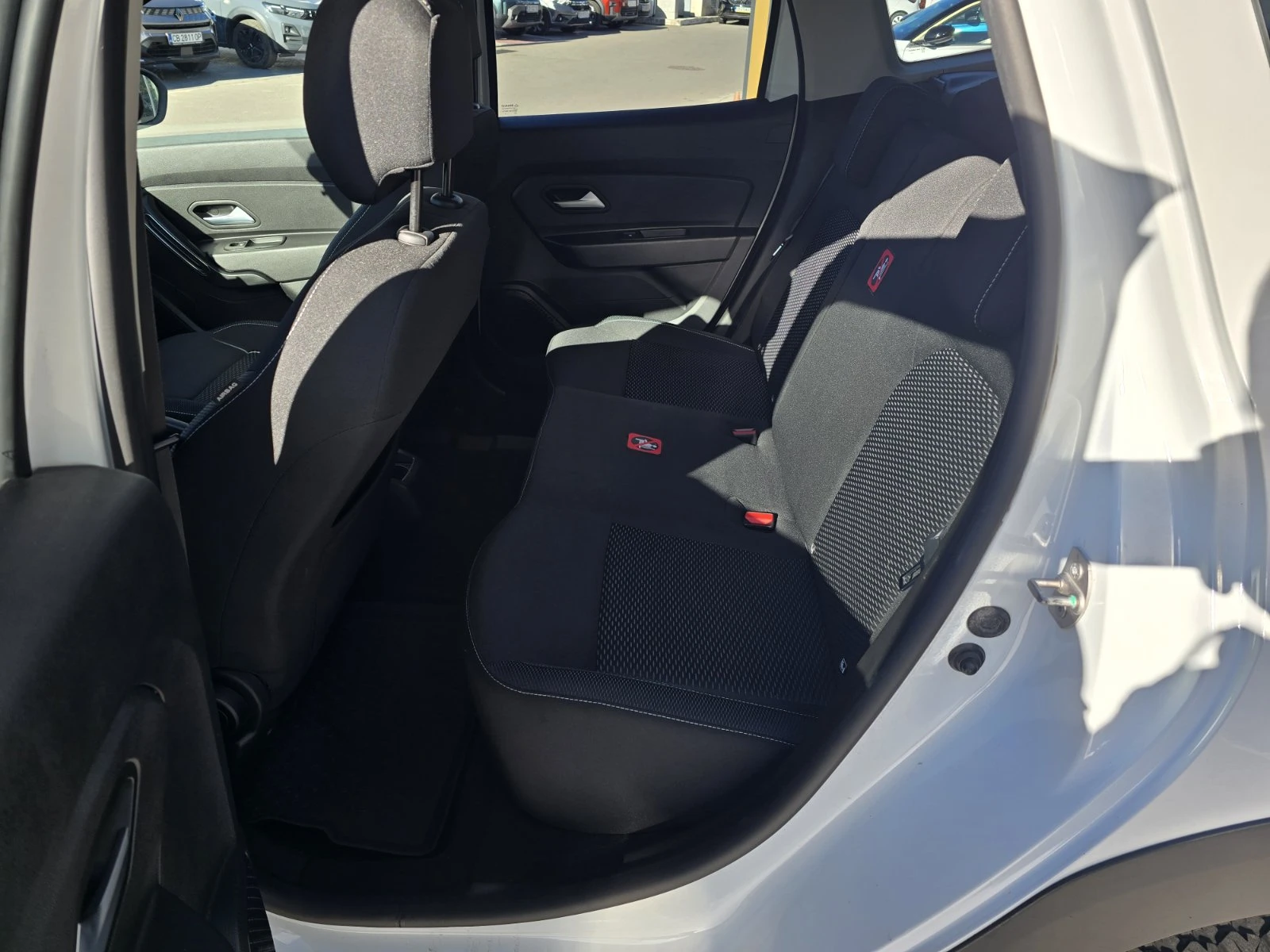 Dacia Duster dCi 115 �.�. ����� 4x4 Stop & Start N1 | Mobile.bg � ����������� 14