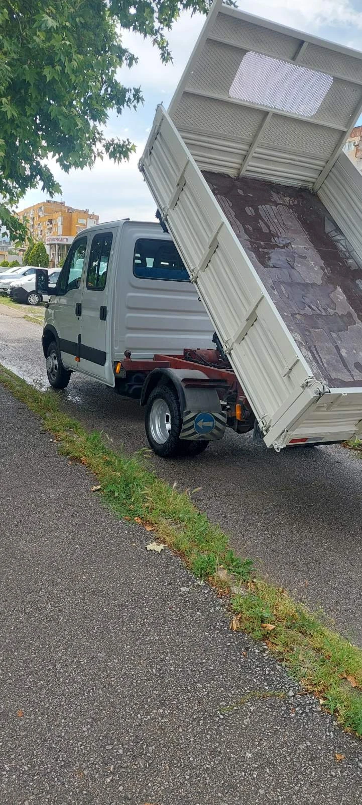Iveco 35c13 2.8 jtd тристранен, снимка 2 - Бусове и автобуси - 54755993