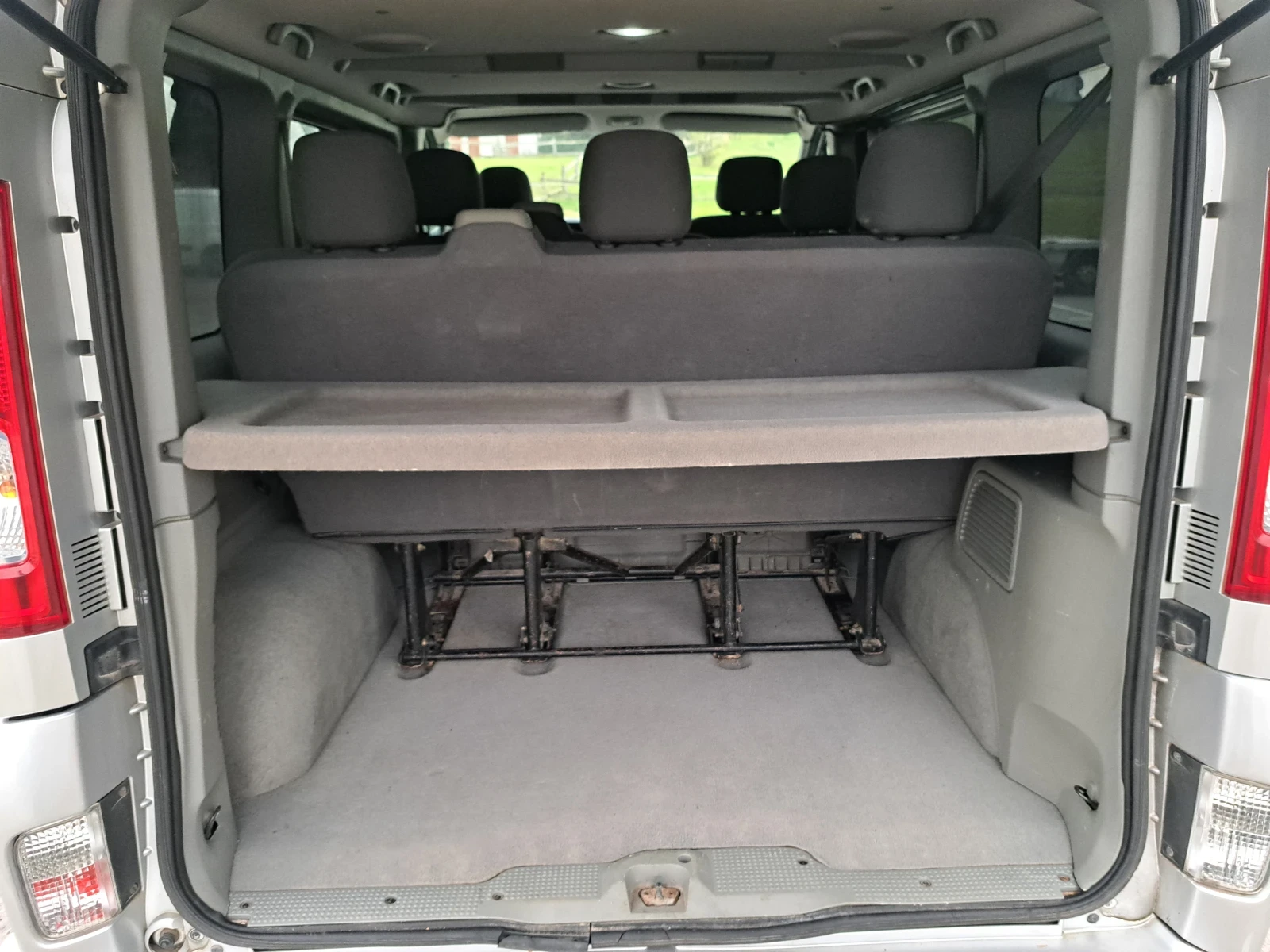 Opel Vivaro 2.5 dci - изображение 8