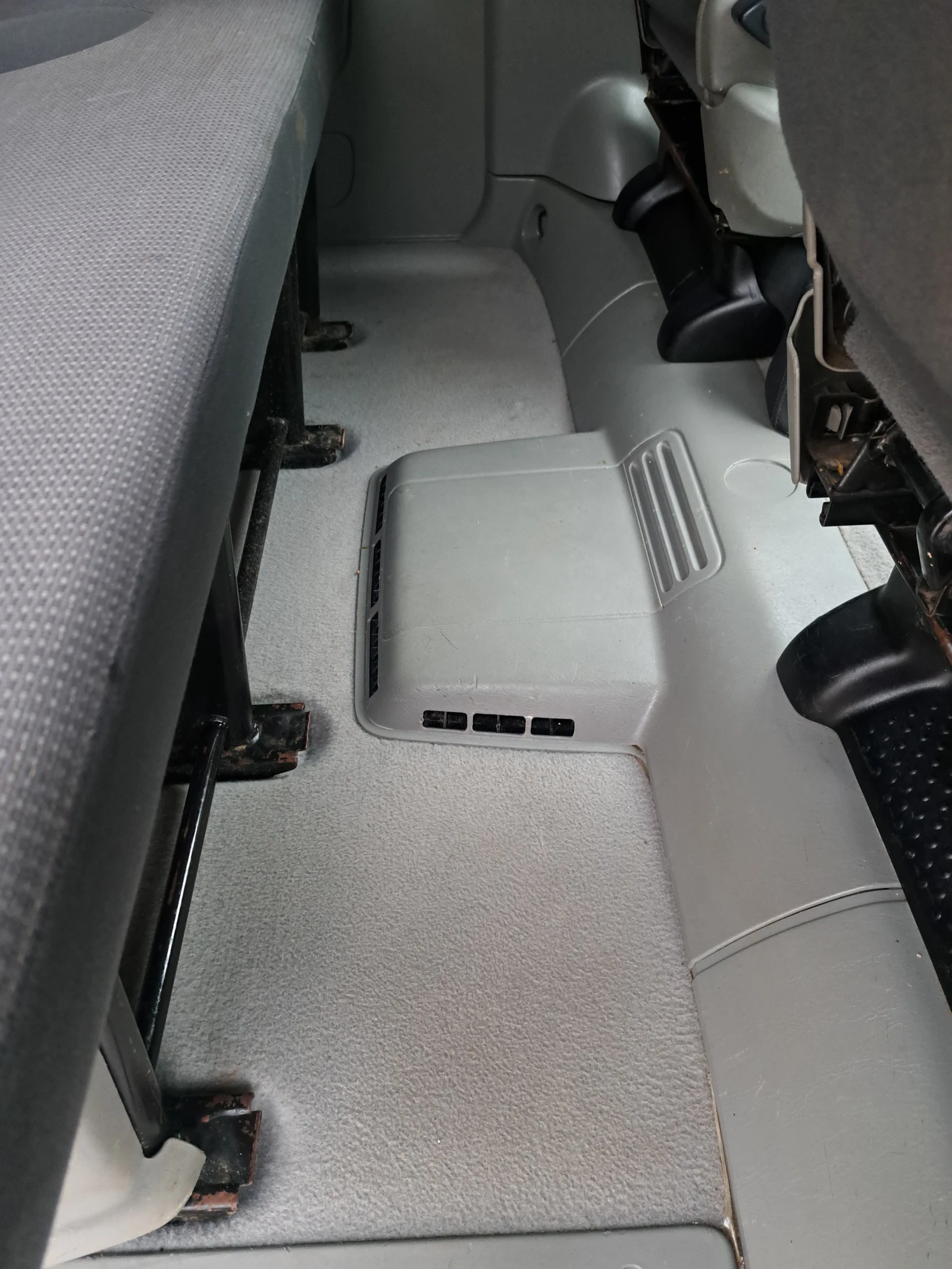 Opel Vivaro 2.5 dci - изображение 9