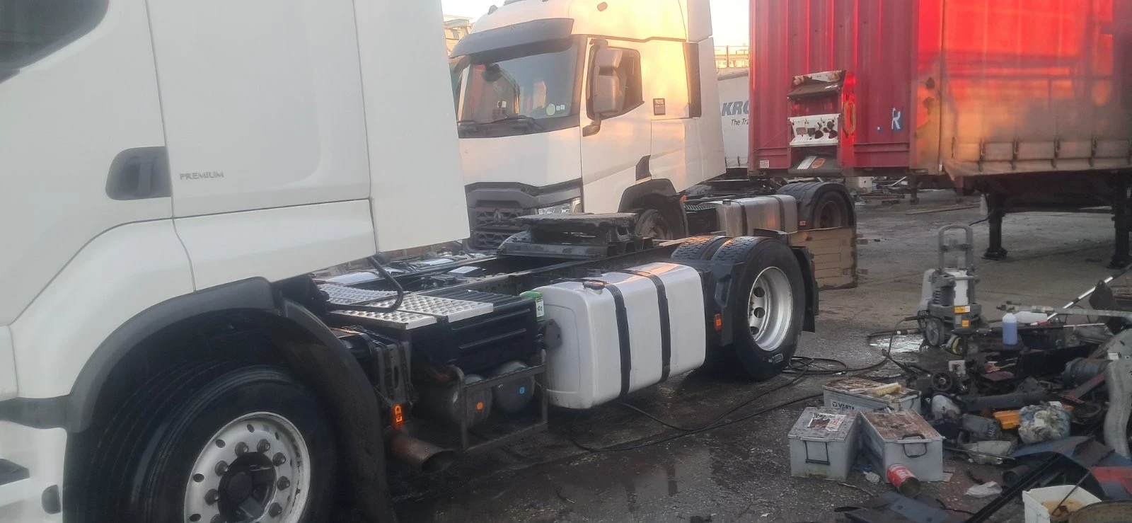 Renault Premium ADR Клас 1, снимка 7 - Камиони - 54345302