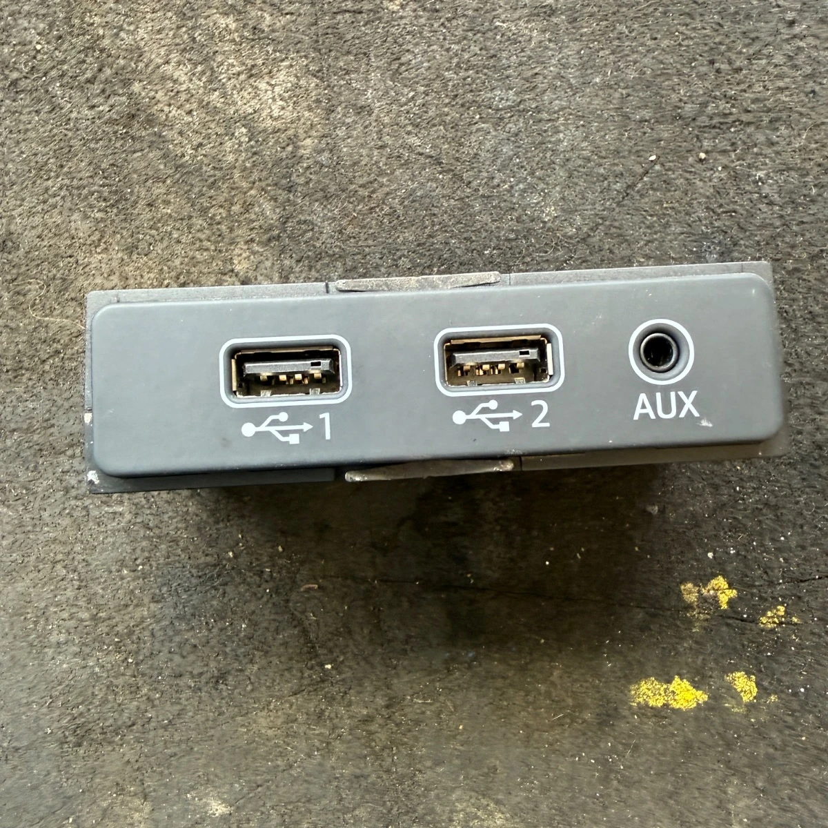 USB и AUX модул за Audi A4 A5 Q5 Q7 8W0035736-492
