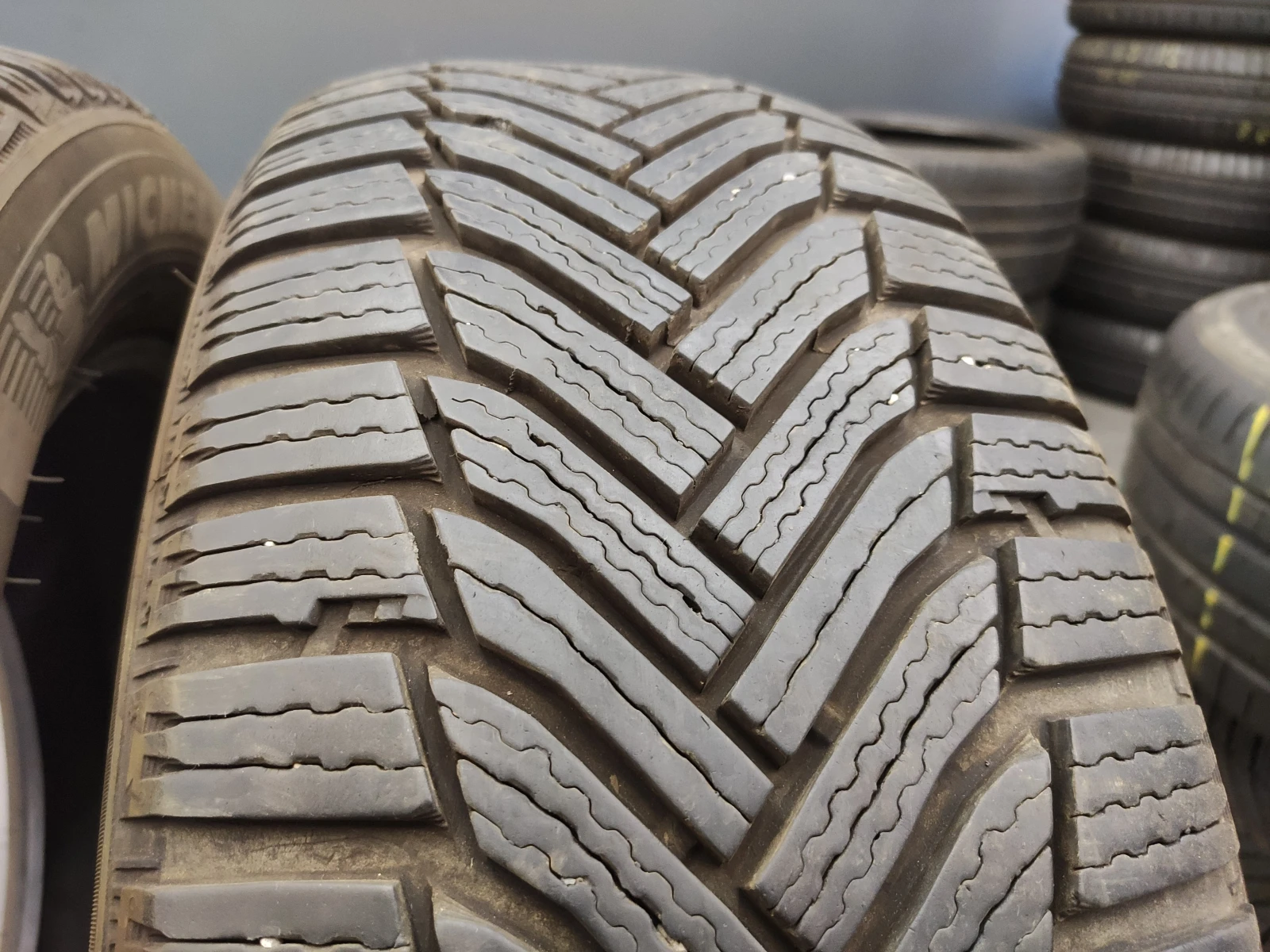  215/60R17 | Mobile.bg   1