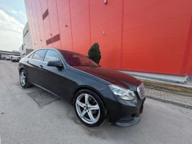 ������ Mercedes-Benz E 220