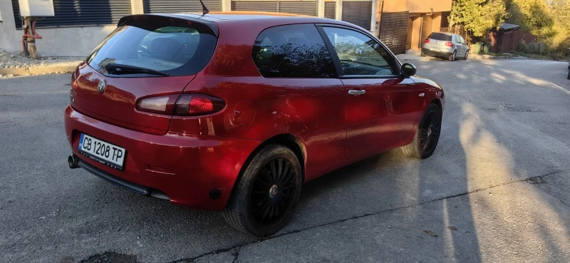 Alfa Romeo 147 1.6 TWIN SPARK, С ГАЗОВА УРЕДБА, снимка 15 - Автомобили и джипове - 47737661