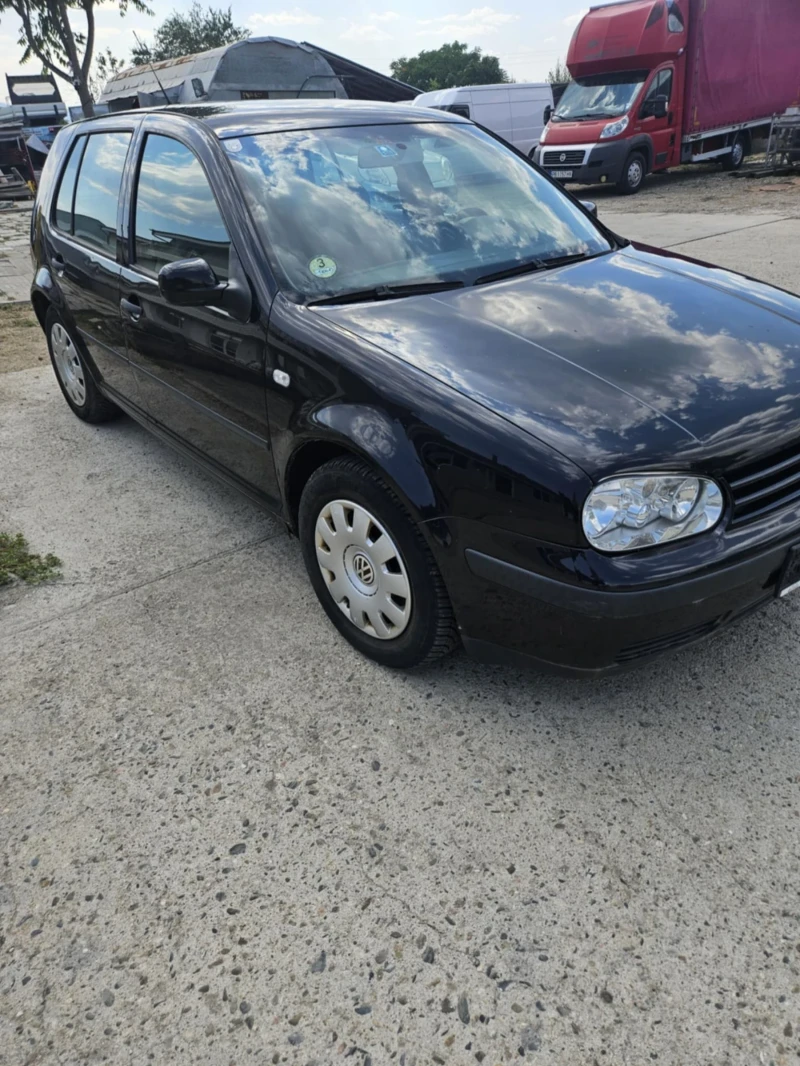 VW Golf Регистрирана всичко платено 5000лв, снимка 2 - Автомобили и джипове - 52442707