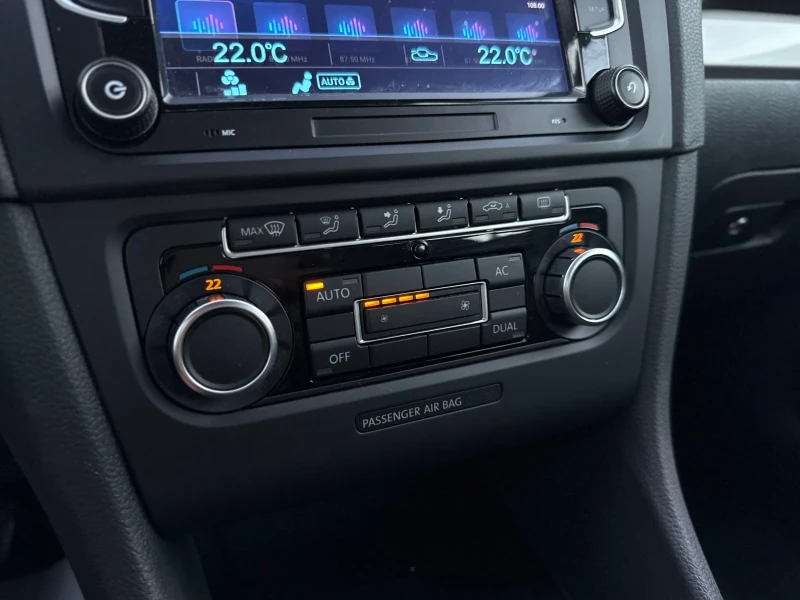 VW Golf 2.0TDi Нави Климатроник, снимка 12 - Автомобили и джипове - 51818669
