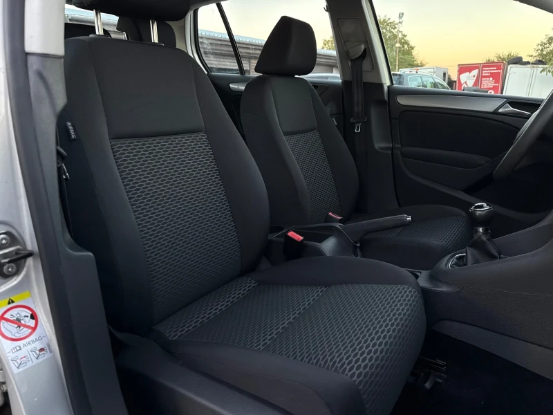 VW Golf 2.0TDi Нави Климатроник, снимка 10 - Автомобили и джипове - 51818669