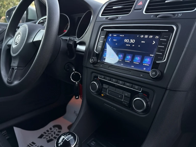 VW Golf 2.0TDi Нави Климатроник, снимка 11 - Автомобили и джипове - 51818669