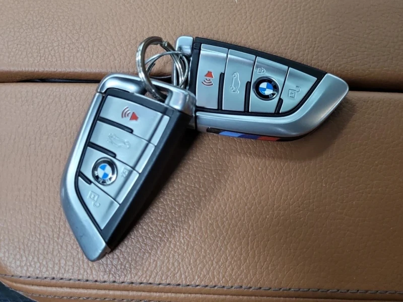 BMW 530 M-pkg* Xdrive* Harman/Kardon* Ambient* Пано* 360ca, снимка 12 - Автомобили и джипове - 52390509