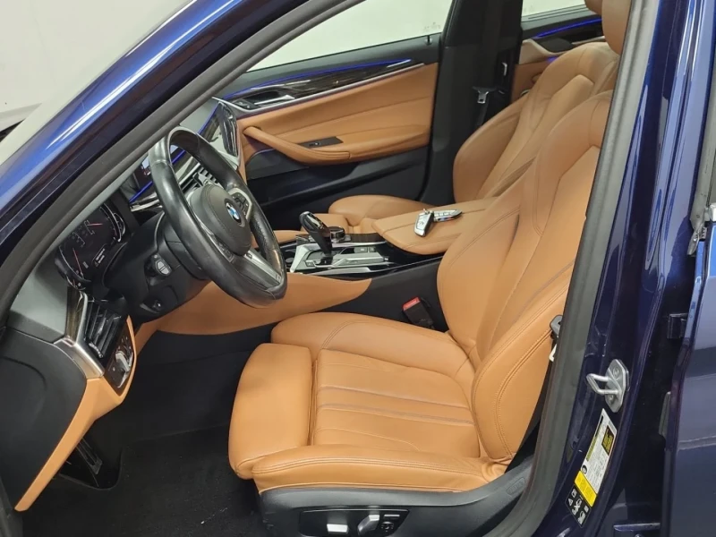 BMW 530 M-pkg* Xdrive* Harman/Kardon* Ambient* Пано* 360ca, снимка 6 - Автомобили и джипове - 52390509