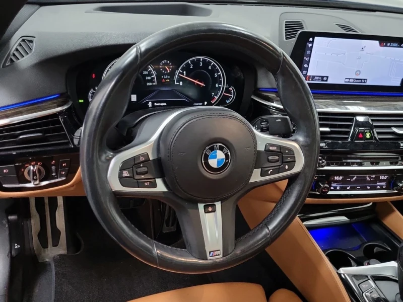 BMW 530 M-pkg* Xdrive* Harman/Kardon* Ambient* Пано* 360ca, снимка 8 - Автомобили и джипове - 52390509