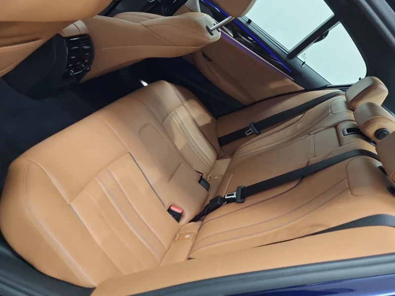 BMW 530 M-pkg* Xdrive* Harman/Kardon* Ambient* Пано* 360ca, снимка 14 - Автомобили и джипове - 52390509