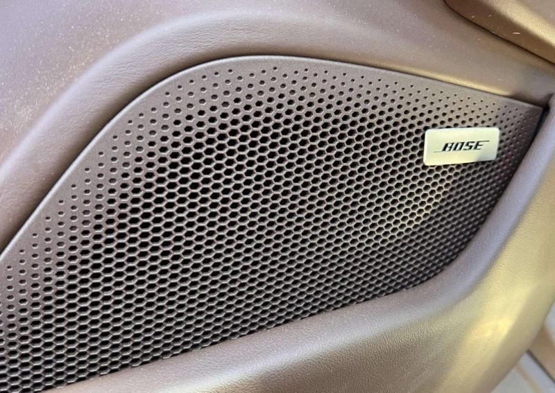 Porsche Taycan 4S , снимка 8 - Автомобили и джипове - 52616117