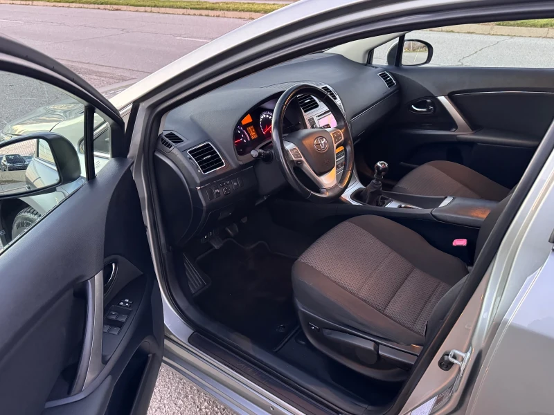 Toyota Avensis 1.8i 147кс * ГАРАНЦИЯ* FACE* , снимка 10 - Автомобили и джипове - 52747165