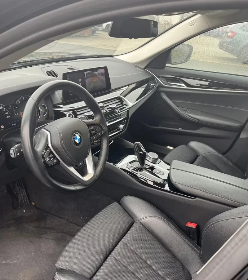 BMW 530 G30 Sport Line, снимка 5 - Автомобили и джипове - 52811306