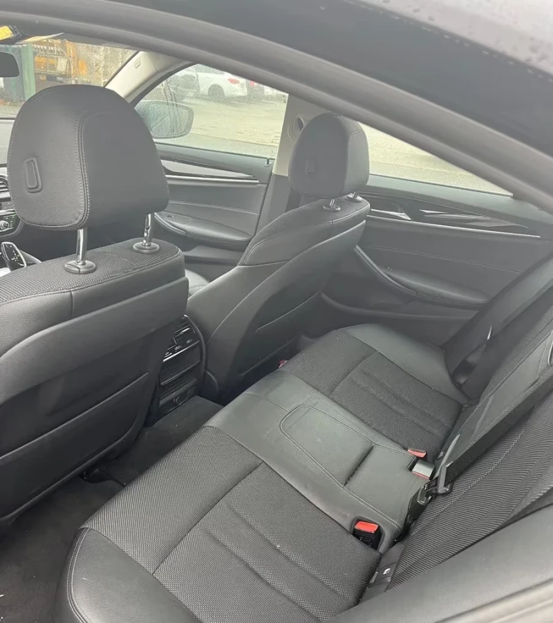 BMW 530 G30 Sport Line, снимка 10 - Автомобили и джипове - 52811306