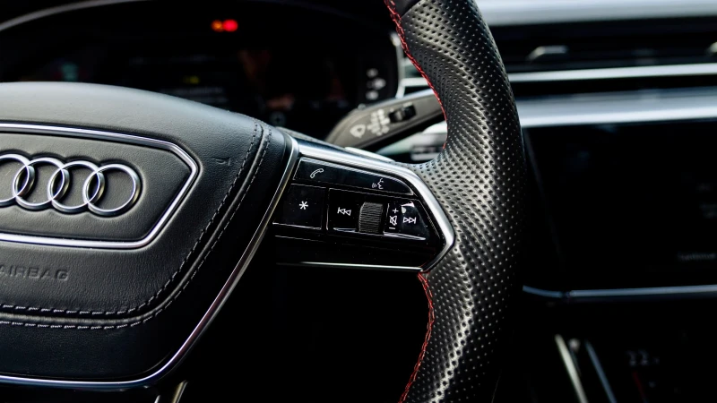 Audi S8 * ГАРАНЦИОННА ДО 03.2027* , снимка 10 - Автомобили и джипове - 52830686