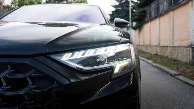 Audi S8 * ГАРАНЦИОННА ДО 03.2027* , снимка 3 - Автомобили и джипове - 52830686