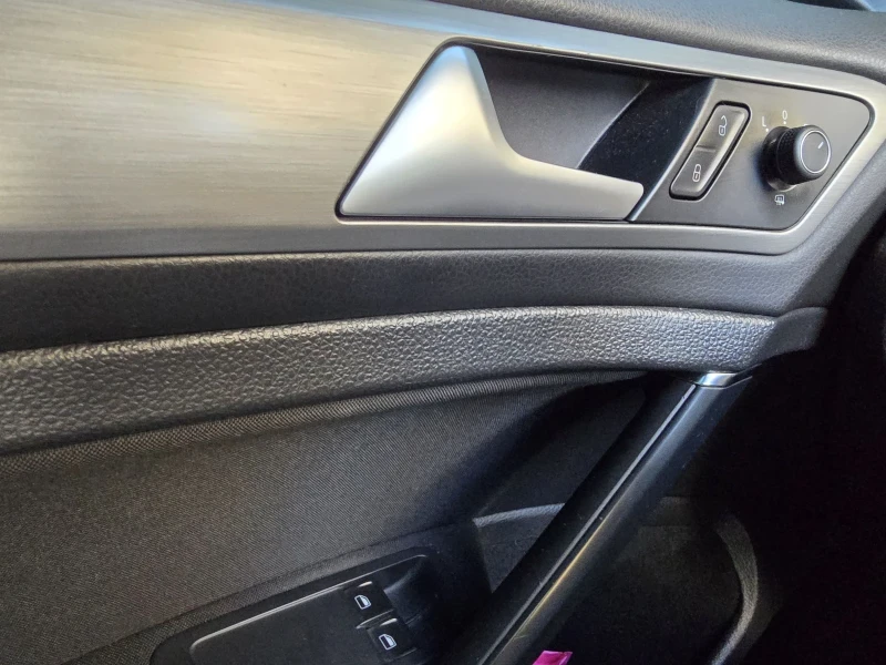 VW Golf 1.8 TSI Auto реални км, снимка 11 - Автомобили и джипове - 53260165