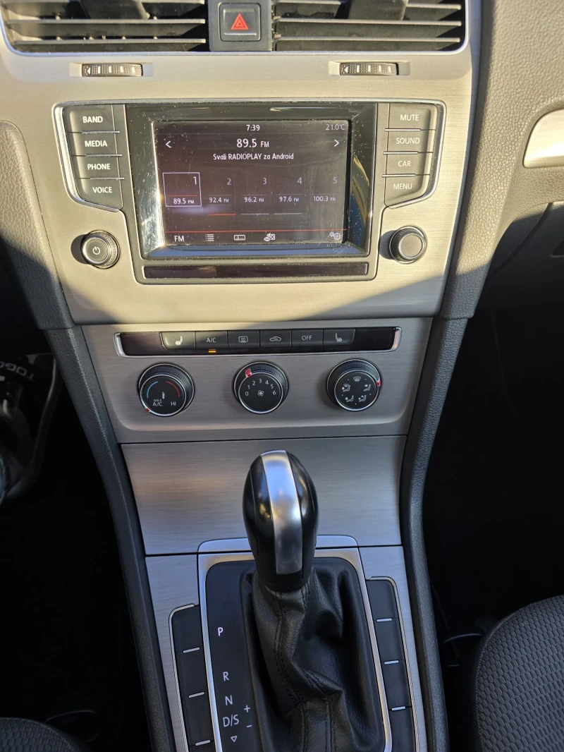 VW Golf 1.8 TSI Auto реални км, снимка 12 - Автомобили и джипове - 53260165