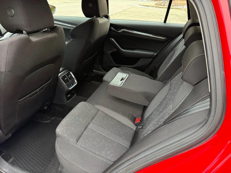 Skoda Octavia 2.0 TDI 150hp MATRIX KAMERA VIRTUAL COCKPIT, снимка 10 - Автомобили и джипове - 53364692