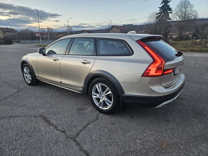 Volvo V90 Cross Country, снимка 5 - Автомобили и джипове - 53447632