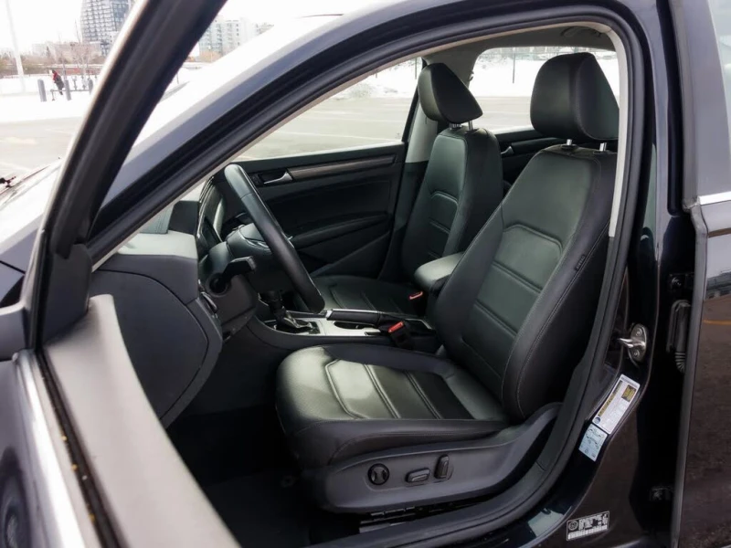 VW Passat * 2.0T* HIGHLINE* АвтоКредит* (ЦЕНА ДО БГ), снимка 6 - Автомобили и джипове - 53471903